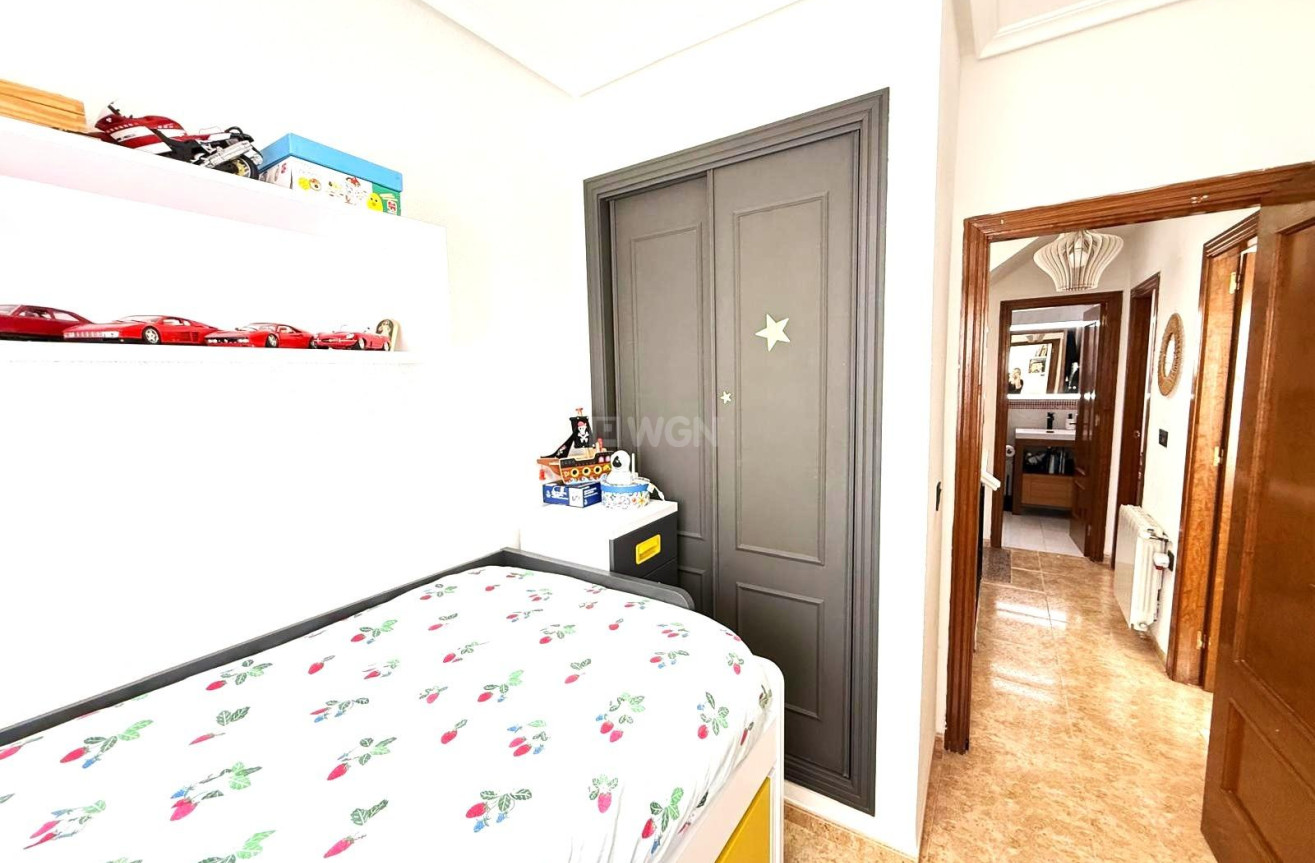 Odsprzedaż - Villa - Orihuela Costa - Villamartín