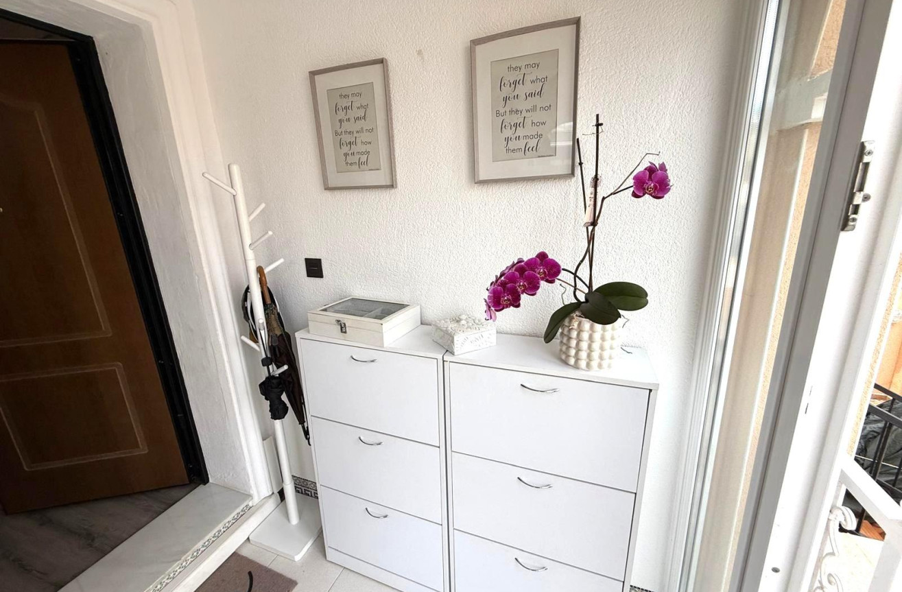 Odsprzedaż - Villa - Orihuela Costa - Villamartín