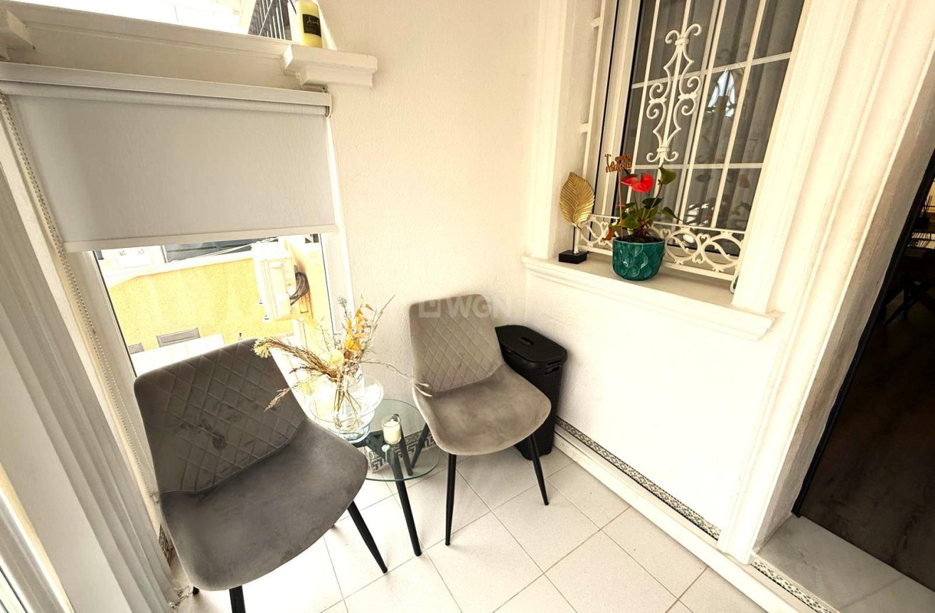 Odsprzedaż - Villa - Orihuela Costa - Villamartín