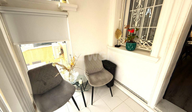 Odsprzedaż - Villa - Orihuela Costa - Villamartín