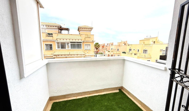 Odsprzedaż - Villa - Orihuela Costa - Villamartín