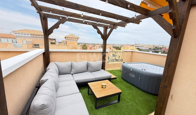 Odsprzedaż - Villa - Orihuela Costa - Villamartín