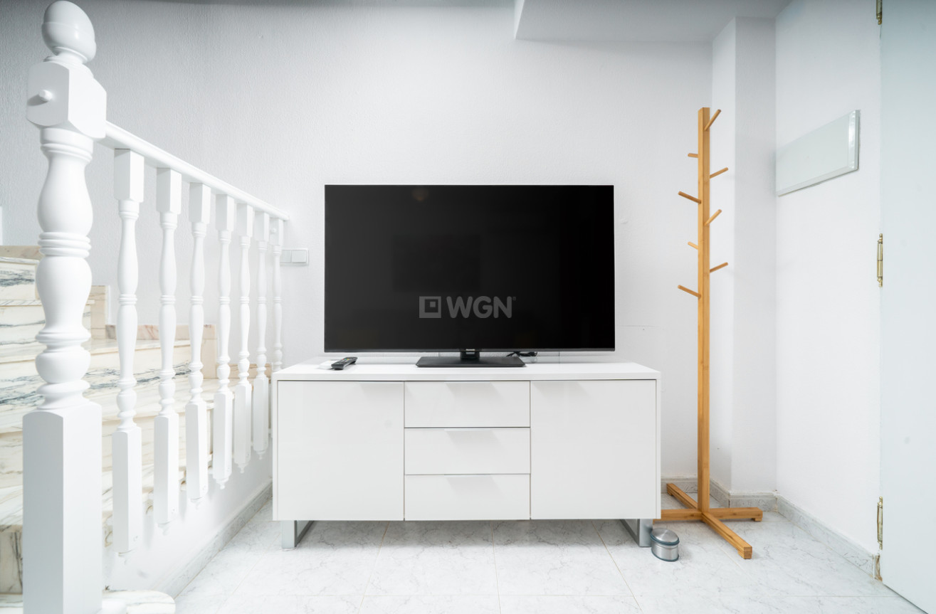 Odsprzedaż - Kamienica - Orihuela Costa - Los Almendros - La Florida