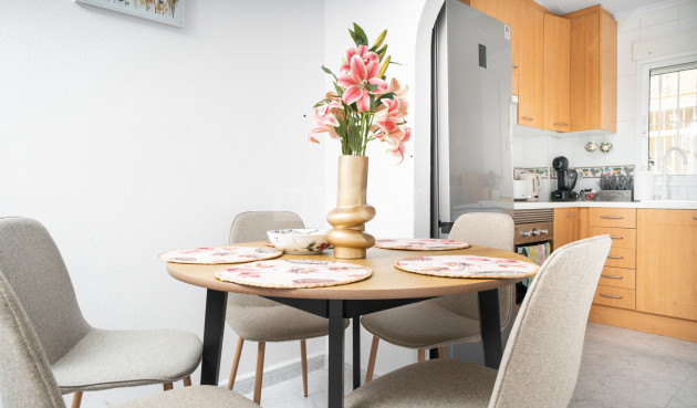 Odsprzedaż - Kamienica - Orihuela Costa - Los Almendros - La Florida