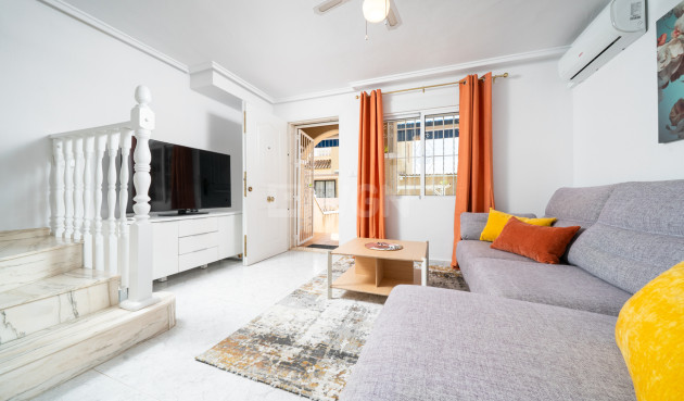 Odsprzedaż - Kamienica - Orihuela Costa - Los Almendros - La Florida