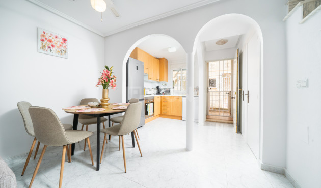 Odsprzedaż - Kamienica - Orihuela Costa - Los Almendros - La Florida