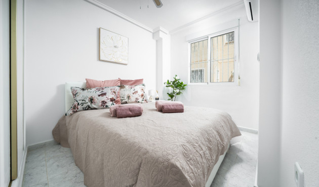 Odsprzedaż - Kamienica - Orihuela Costa - Los Almendros - La Florida