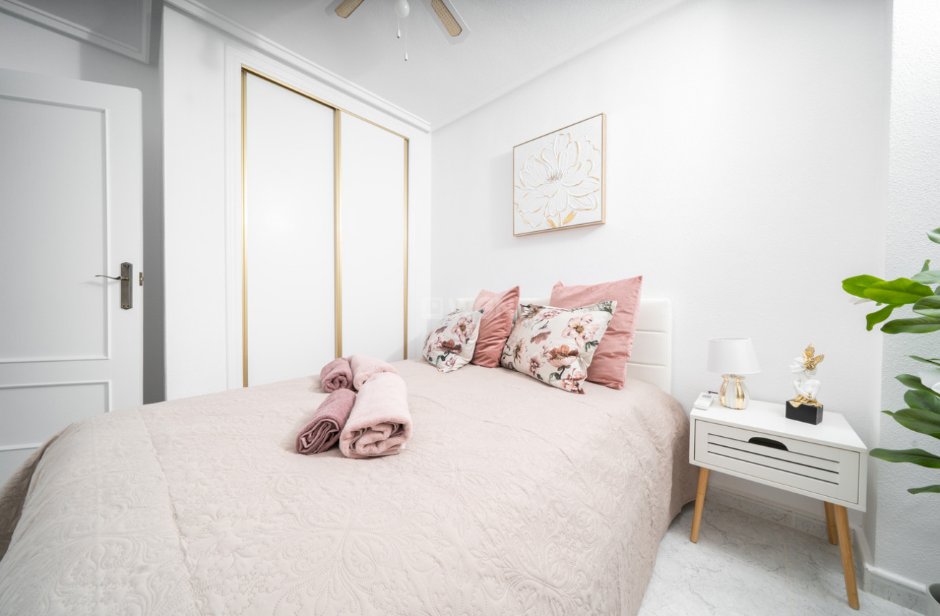 Odsprzedaż - Kamienica - Orihuela Costa - Los Almendros - La Florida