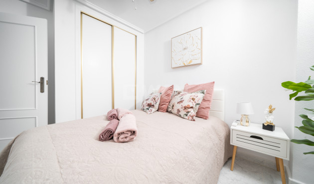 Odsprzedaż - Kamienica - Orihuela Costa - Los Almendros - La Florida