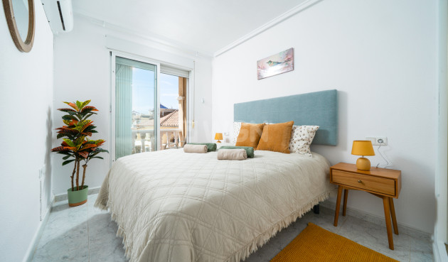 Odsprzedaż - Kamienica - Orihuela Costa - Los Almendros - La Florida