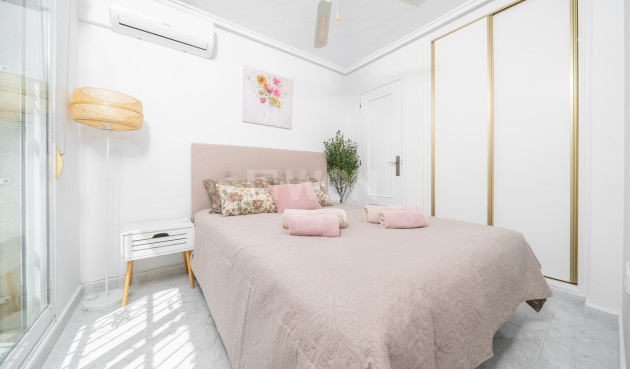 Odsprzedaż - Kamienica - Orihuela Costa - Los Almendros - La Florida