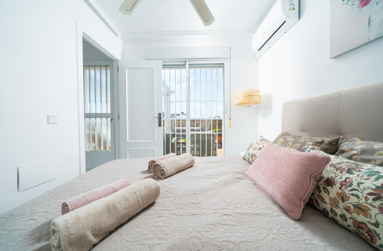 Odsprzedaż - Kamienica - Orihuela Costa - Los Almendros - La Florida