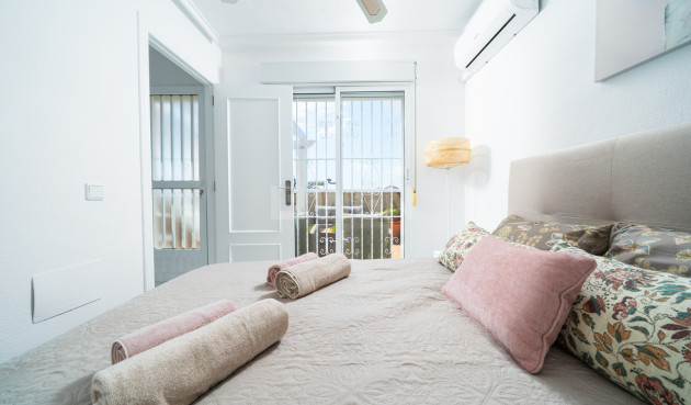 Odsprzedaż - Kamienica - Orihuela Costa - Los Almendros - La Florida