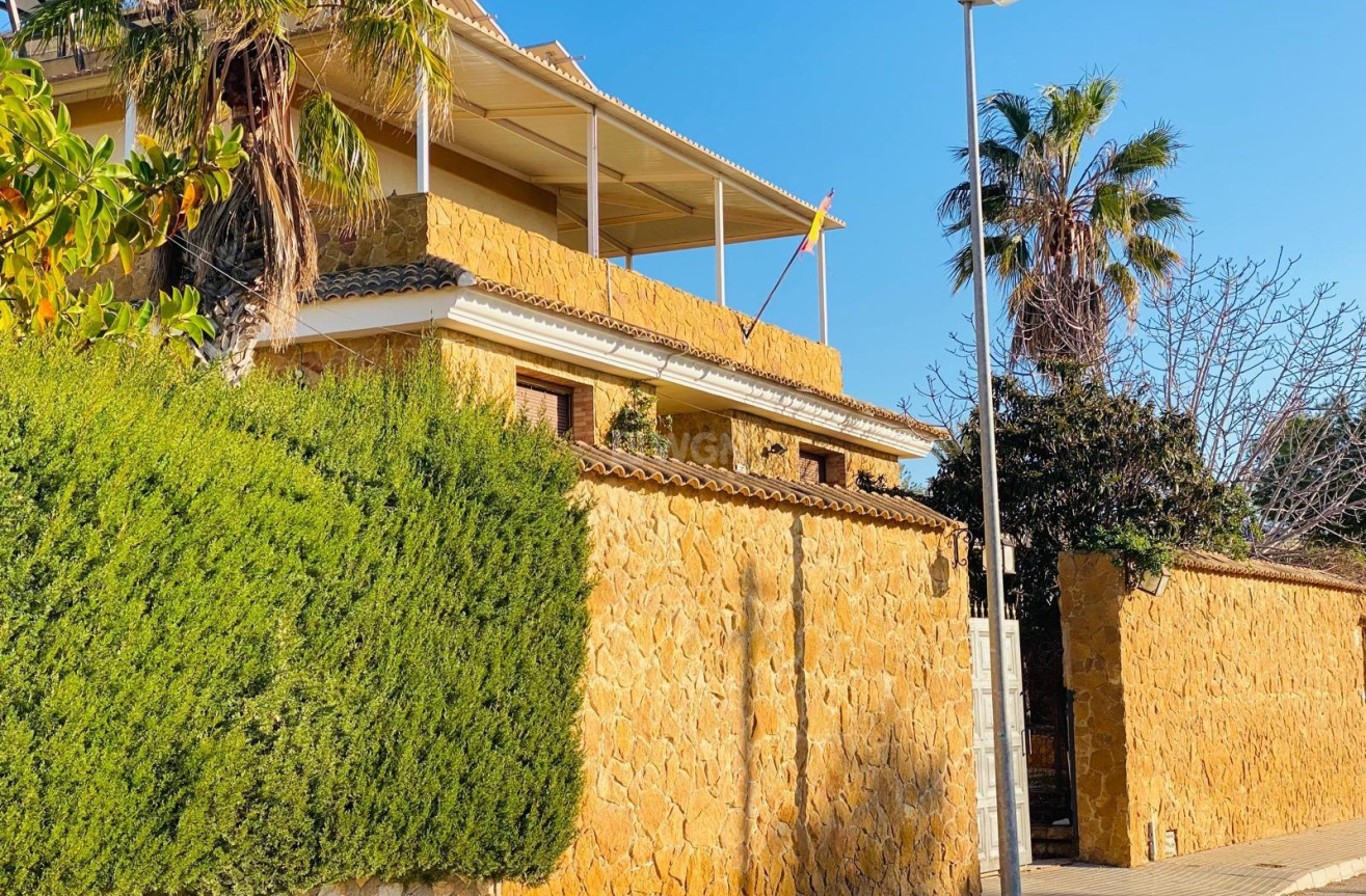 Odsprzedaż - Villa - Orihuela Costa - La Florida