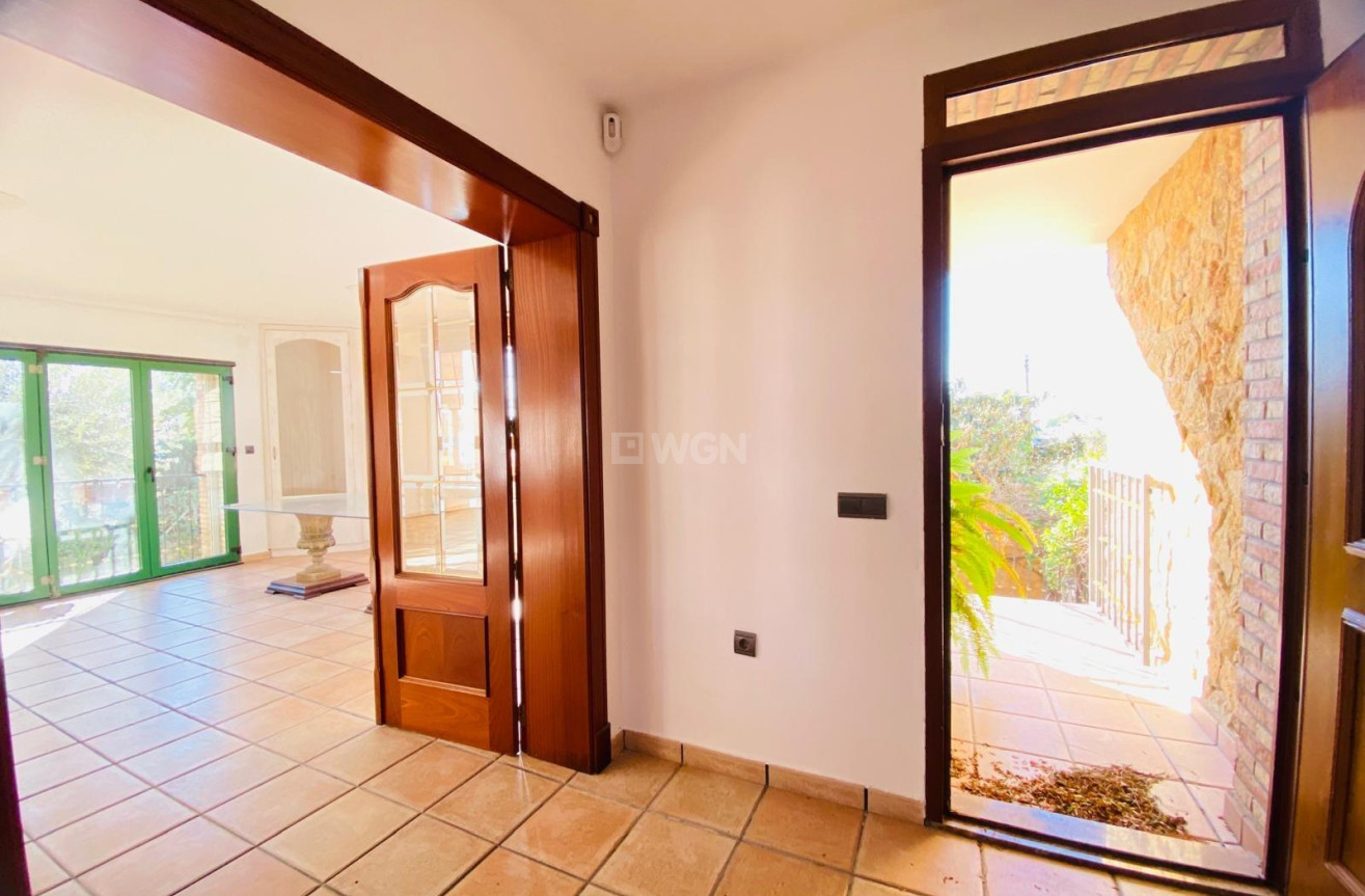 Odsprzedaż - Villa - Orihuela Costa - La Florida