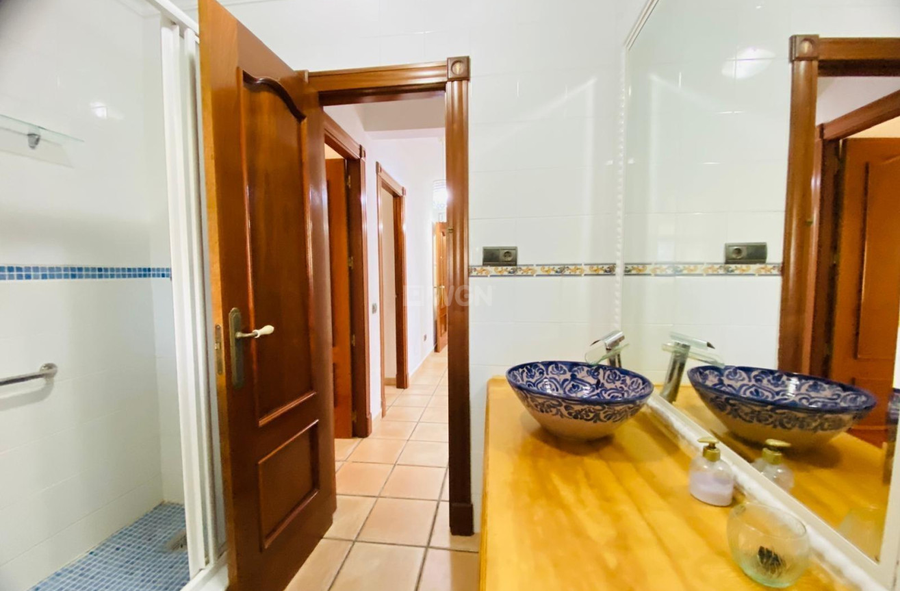 Odsprzedaż - Villa - Orihuela Costa - La Florida