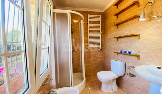 Odsprzedaż - Villa - Orihuela Costa - La Florida