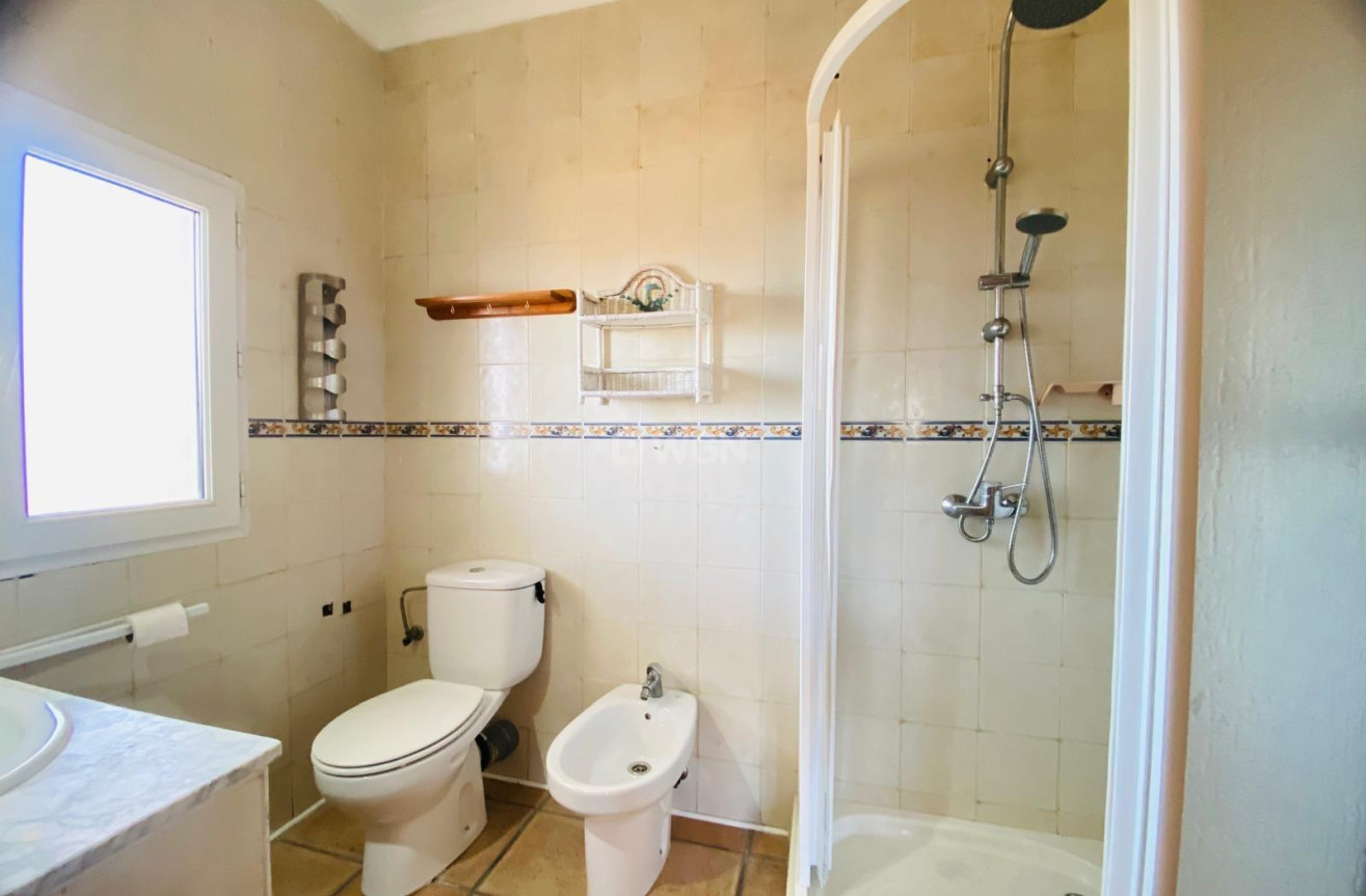 Odsprzedaż - Villa - Orihuela Costa - La Florida