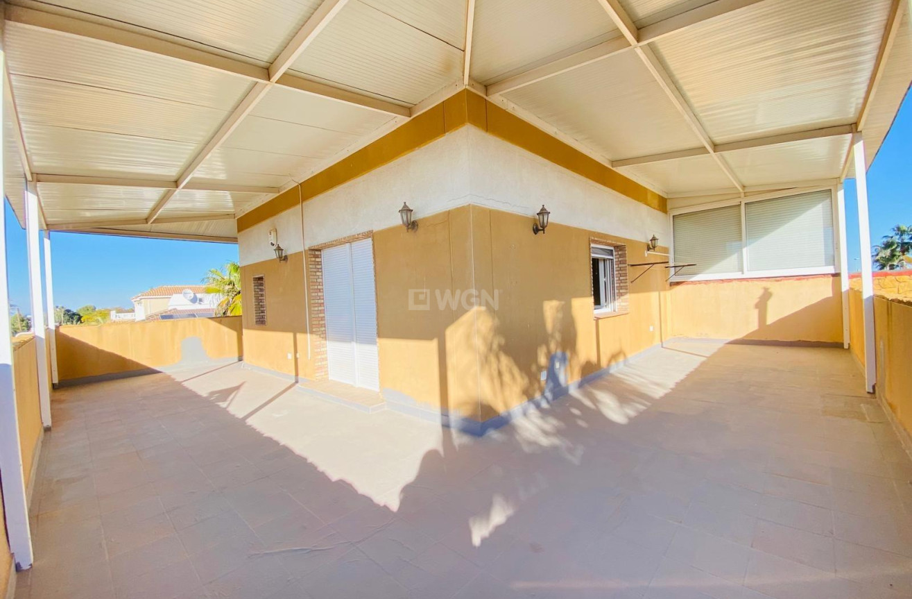 Odsprzedaż - Villa - Orihuela Costa - La Florida