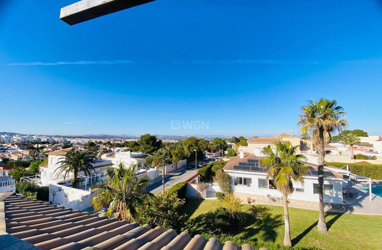 Odsprzedaż - Villa - Orihuela Costa - La Florida