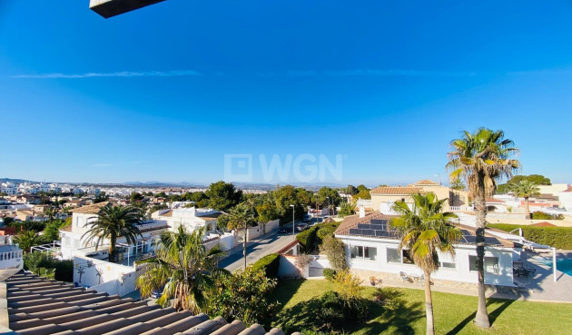 Odsprzedaż - Villa - Orihuela Costa - La Florida