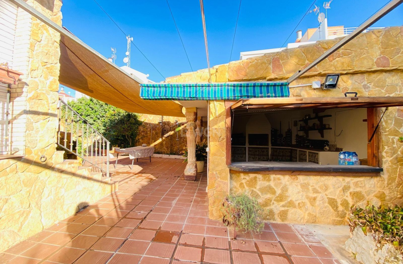 Odsprzedaż - Villa - Orihuela Costa - La Florida