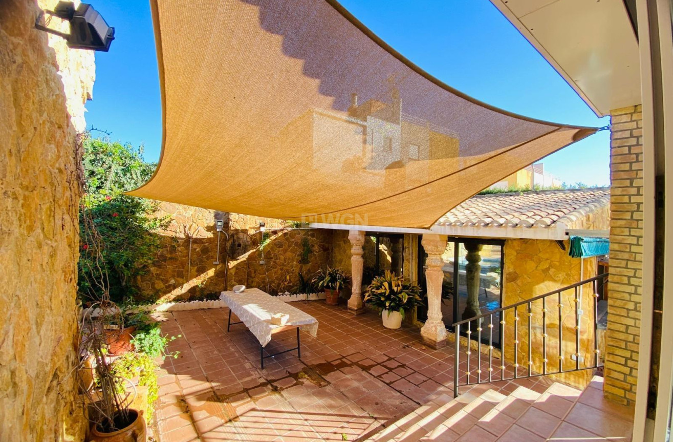 Odsprzedaż - Villa - Orihuela Costa - La Florida