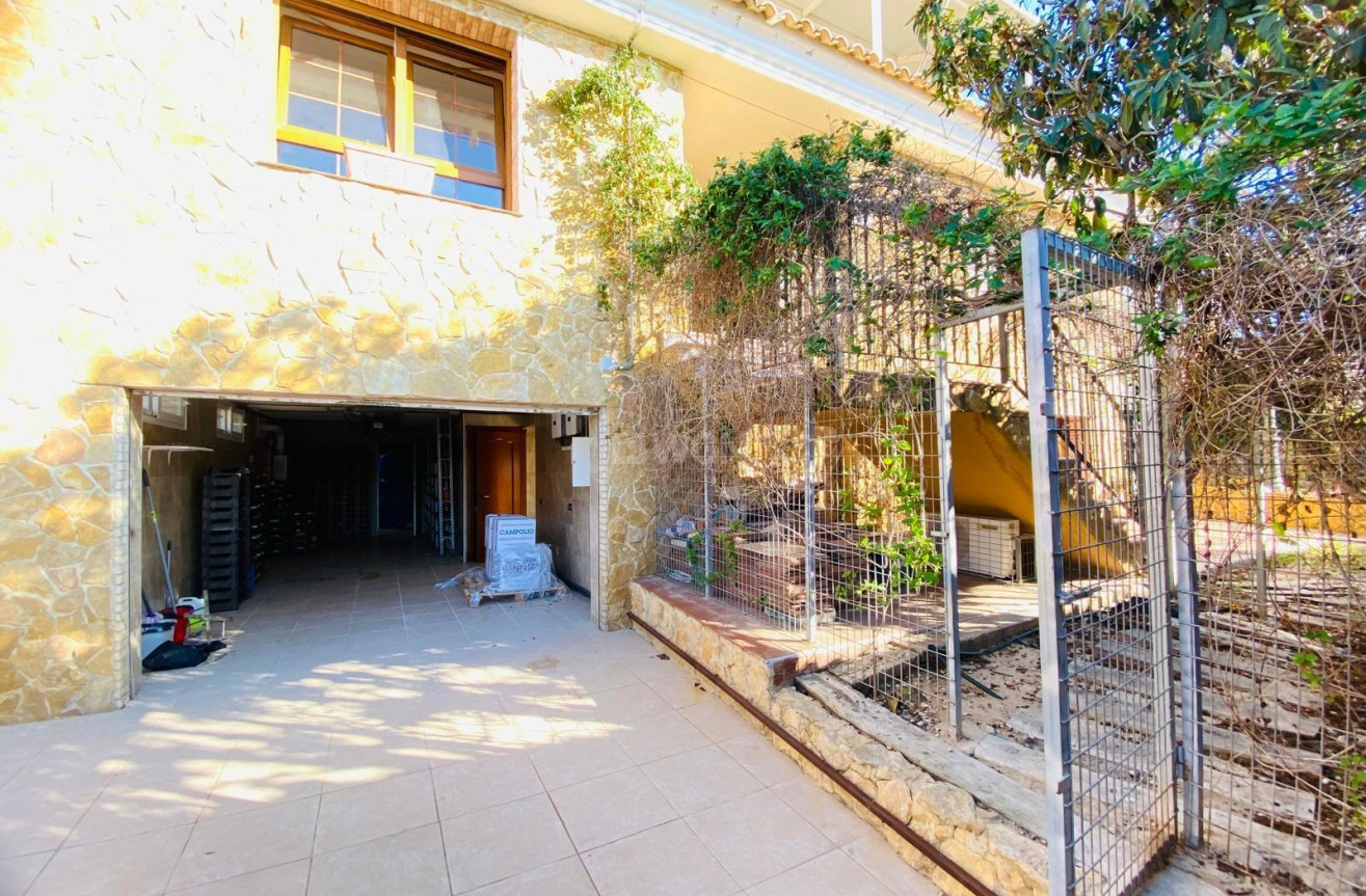 Odsprzedaż - Villa - Orihuela Costa - La Florida