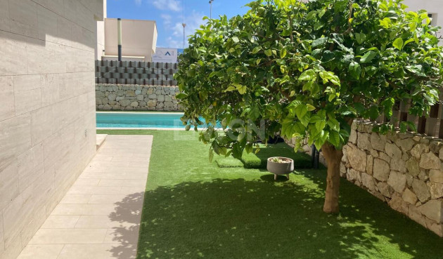 Odsprzedaż - Villa - Pilar de la Horadada - Costa Blanca