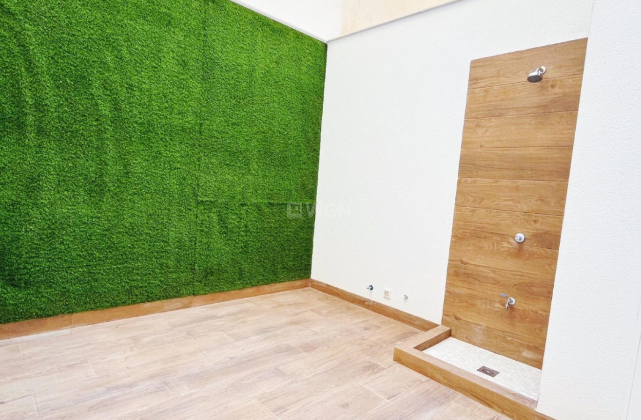 Odsprzedaż - Mieszkanie w bloku - Torrevieja - Costa Blanca