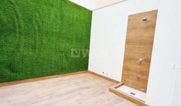 Odsprzedaż - Mieszkanie w bloku - Torrevieja - Costa Blanca