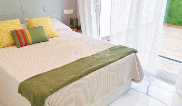 Odsprzedaż - Mieszkanie w bloku - Torrevieja - Costa Blanca