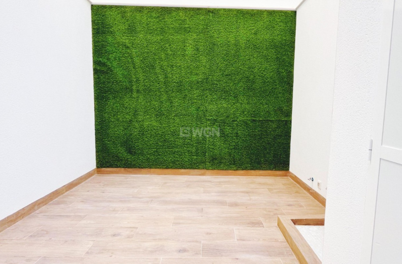 Odsprzedaż - Mieszkanie w bloku - Torrevieja - Costa Blanca