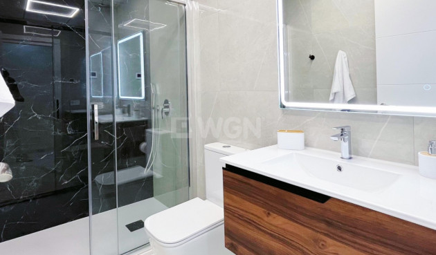 Resale - Apartment / flat - Torrevieja - Costa Blanca