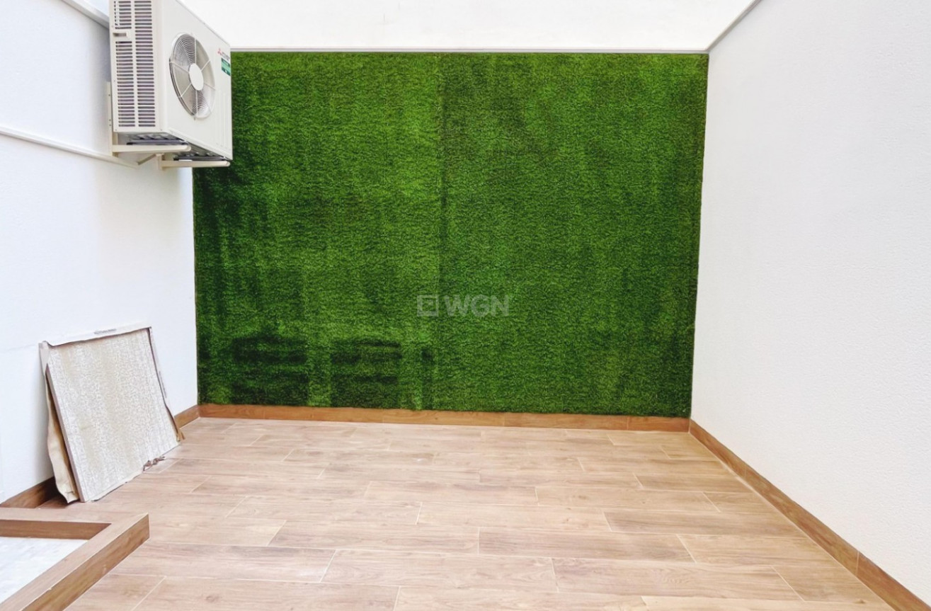 Resale - Apartment / flat - Torrevieja - Costa Blanca