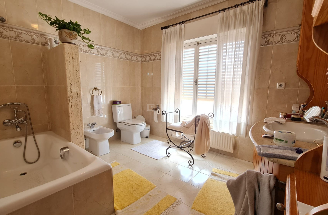 Odsprzedaż - Villa - Monóvar/Monóver - Inland