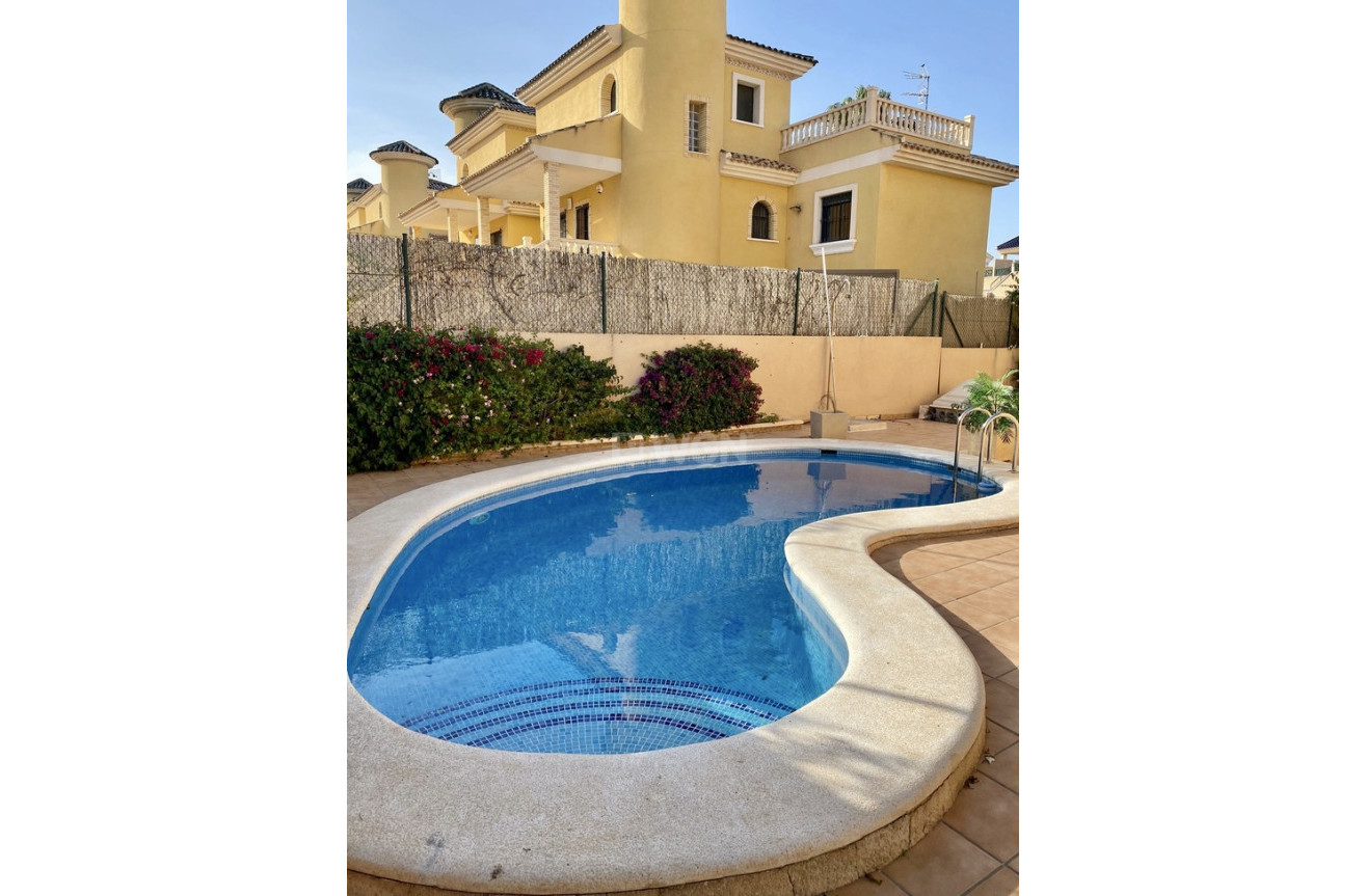 Wiederverkauf - Villa - Villamartin