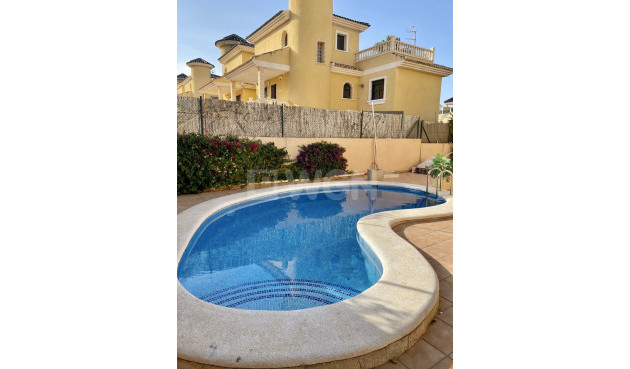 Wiederverkauf - Villa - Villamartin