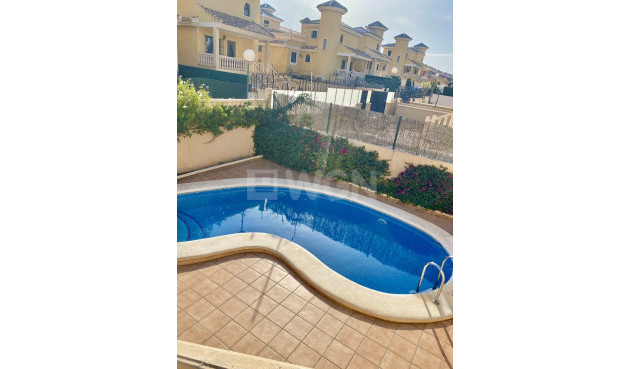 Wiederverkauf - Villa - Villamartin