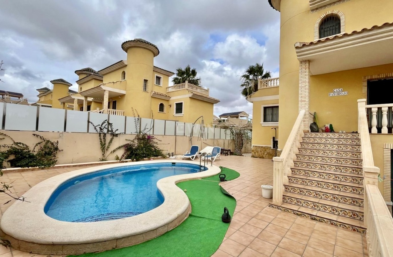 Wiederverkauf - Villa - Villamartin