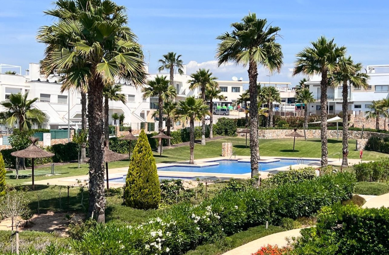 Odsprzedaż - Mieszkanie w bloku - Vistabella Golf Entre Naranjos - Inland