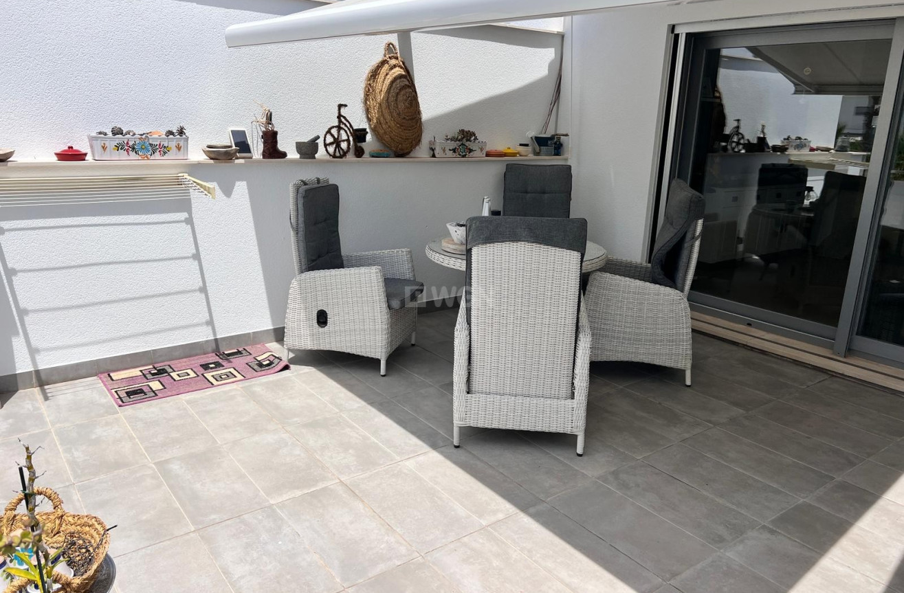 Odsprzedaż - Mieszkanie w bloku - Vistabella Golf Entre Naranjos - Inland