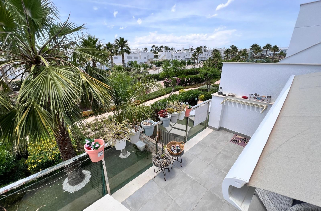 Odsprzedaż - Mieszkanie w bloku - Vistabella Golf Entre Naranjos - Inland