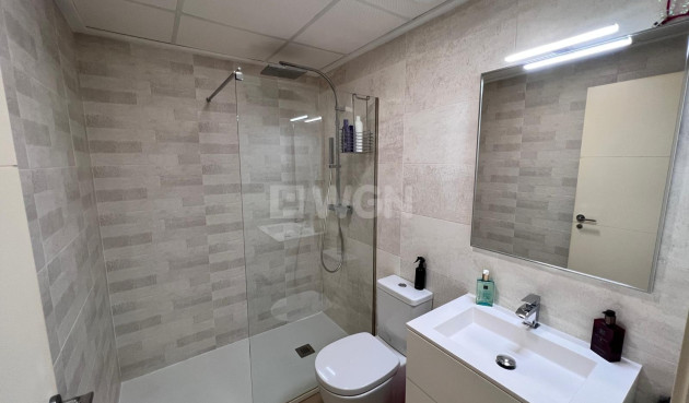 Odsprzedaż - Mieszkanie w bloku - Vistabella Golf Entre Naranjos - Inland