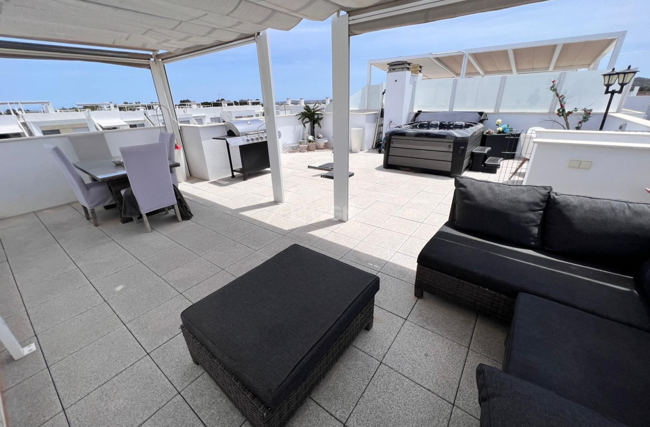 Odsprzedaż - Mieszkanie w bloku - Vistabella Golf Entre Naranjos - Inland