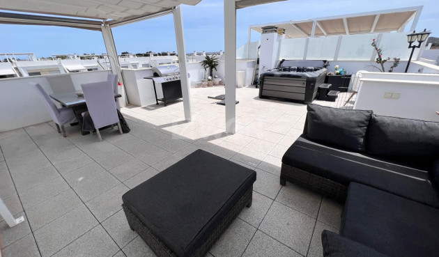 Odsprzedaż - Mieszkanie w bloku - Vistabella Golf Entre Naranjos - Inland