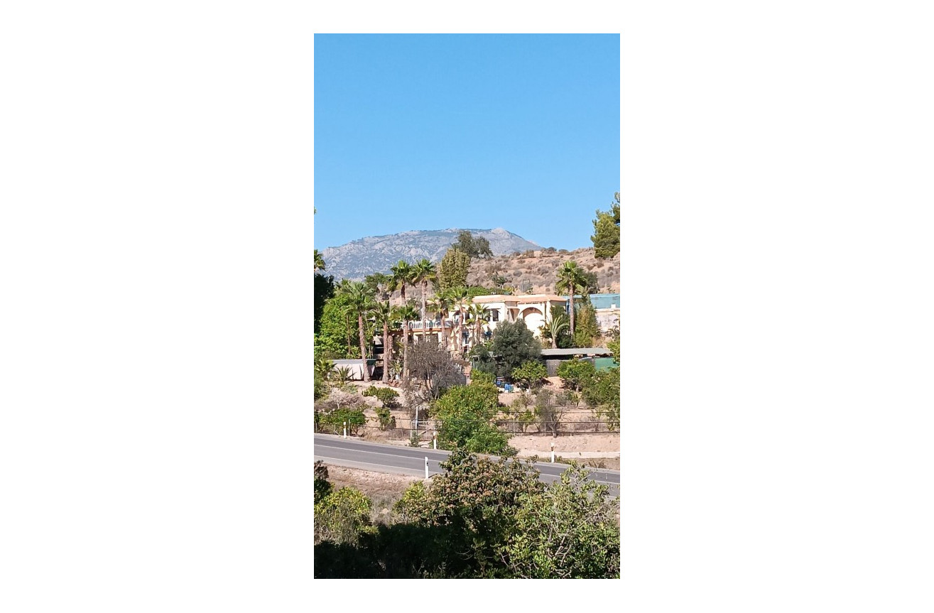 Resale - Villa - Cautivador - Inland