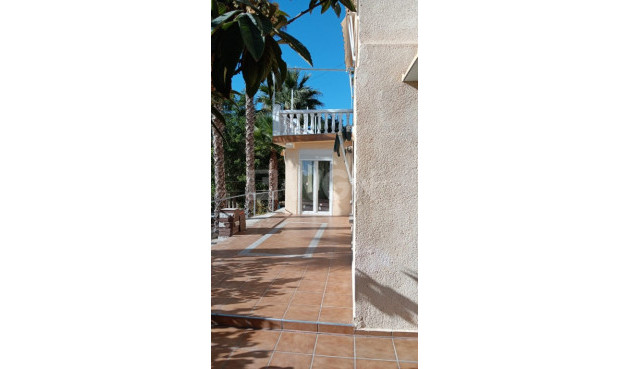 Resale - Villa - Cautivador - Inland