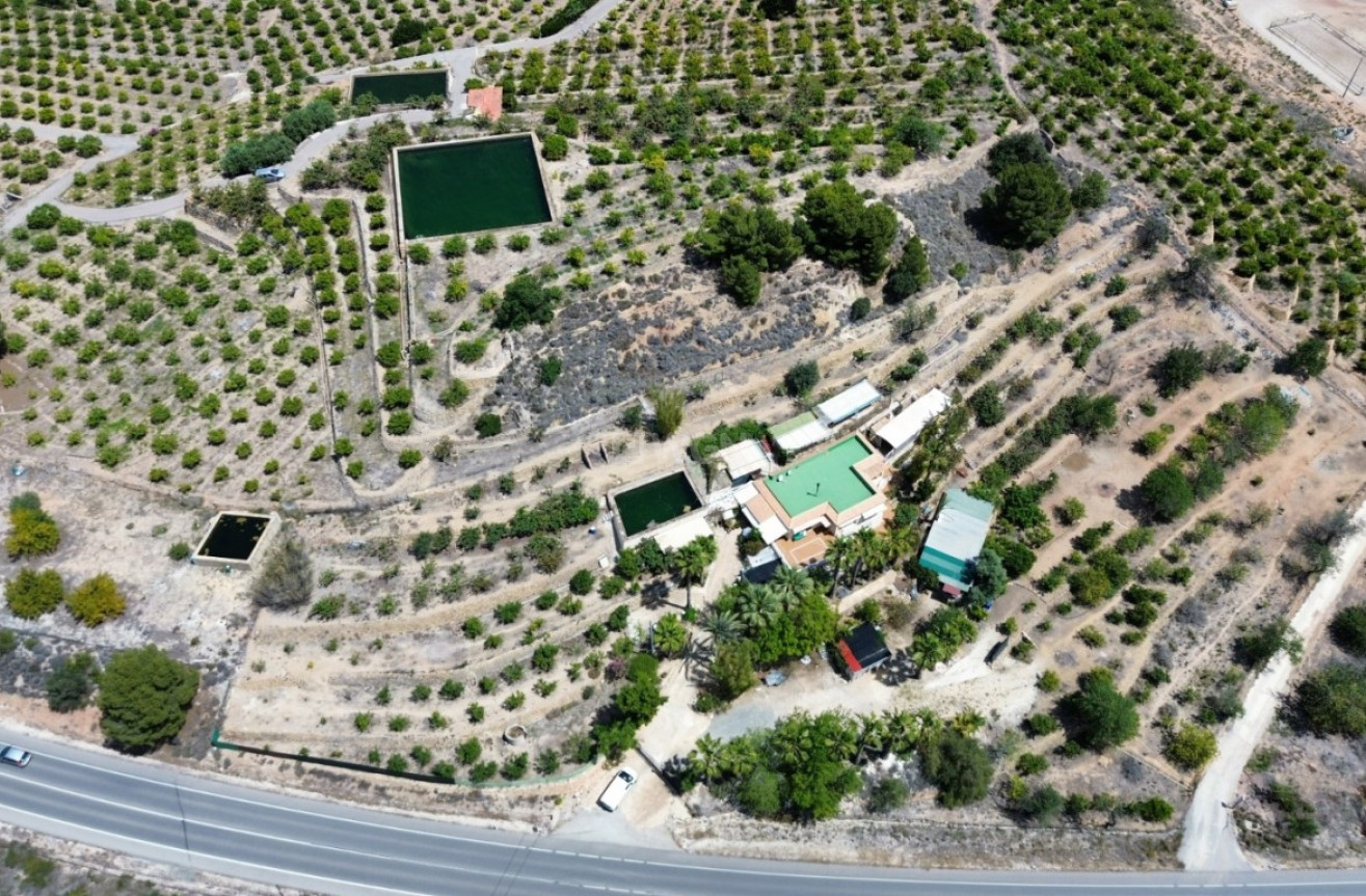 Resale - Villa - Cautivador - Inland