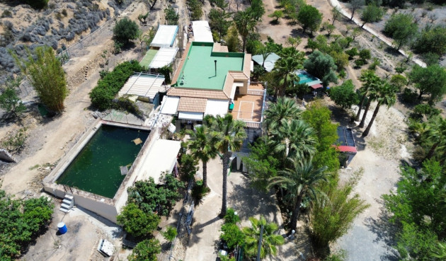 Resale - Villa - Cautivador - Inland